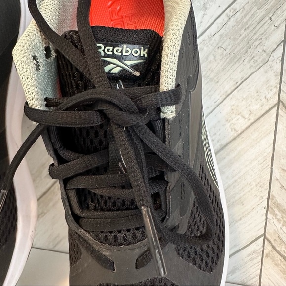 Reebok 7.5 women’s like new endless road running shoes - Picture 7 of 16